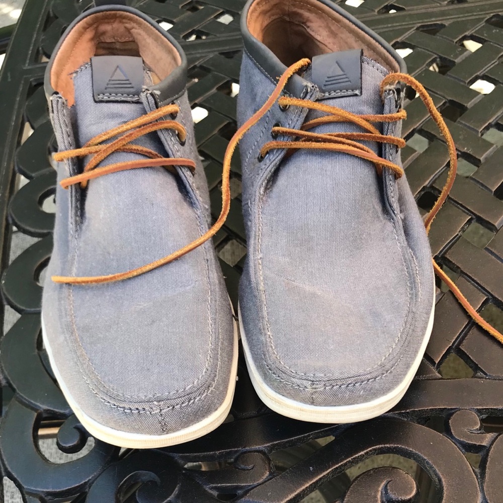 Men’s Aldo canvass shoe.
